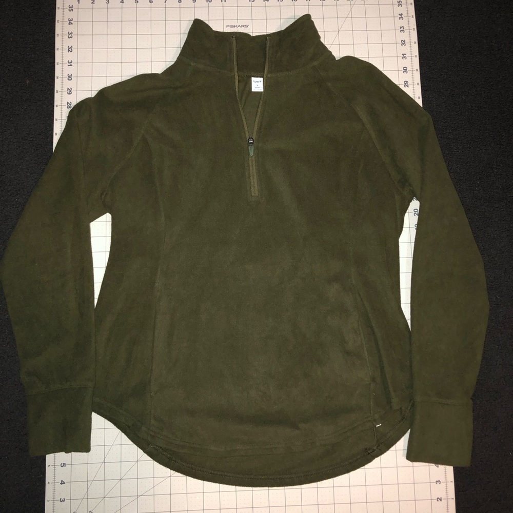 Old Navy Active Go Dry Sweater. Size XL. Green color.